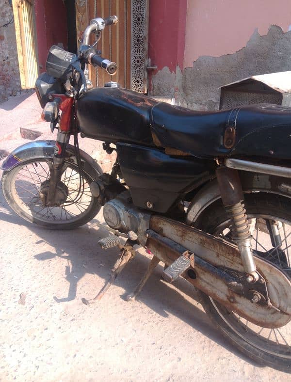 Honda Modal 2 sb kuch ok ha bs halat normal ha 03051922315 1