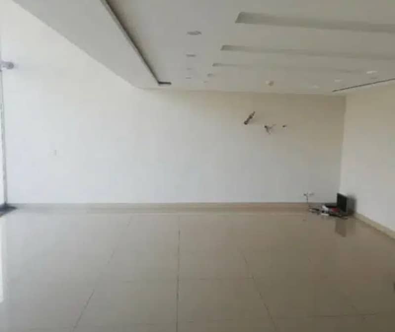 4 Marla ground+mezzanine shop for rent phase 4. 1