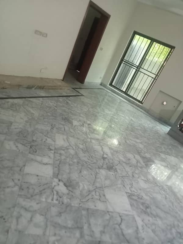 1 kanal house for sale in wapda town Near main hot location 18