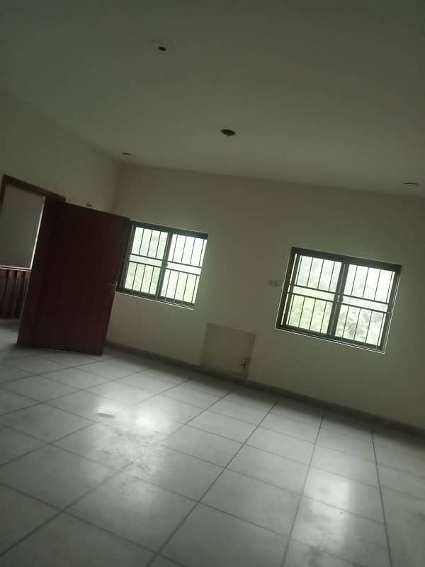 1 kanal house for sale in wapda town Near main hot location 30