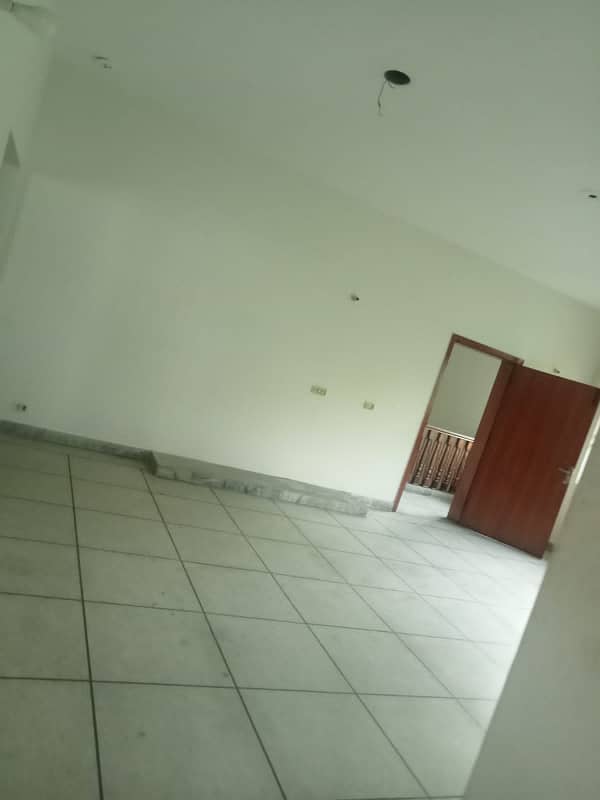 1 kanal house for sale in wapda town Near main hot location 34