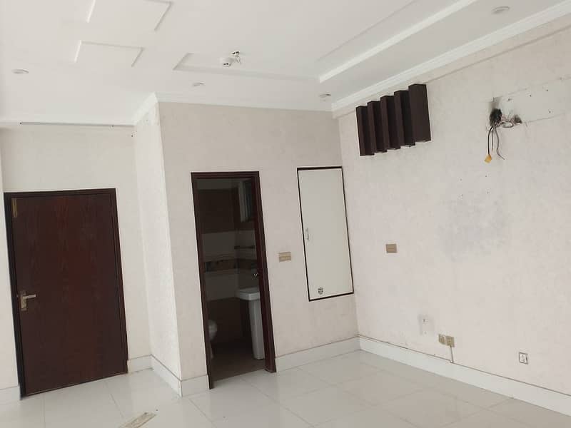 Brand new 4 Marla first floor office for rent phase 1 H. 3