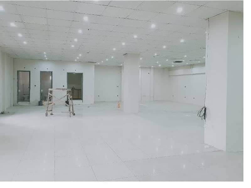 Area 3000 SqFt Corporate Office Available For Rent On Reasonable Rent in Main Boulevard Road Gulberg 3 Lahore 3