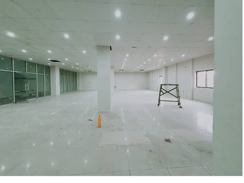 Area 3000 SqFt Corporate Office Available For Rent On Reasonable Rent in Main Boulevard Road Gulberg 3 Lahore 5