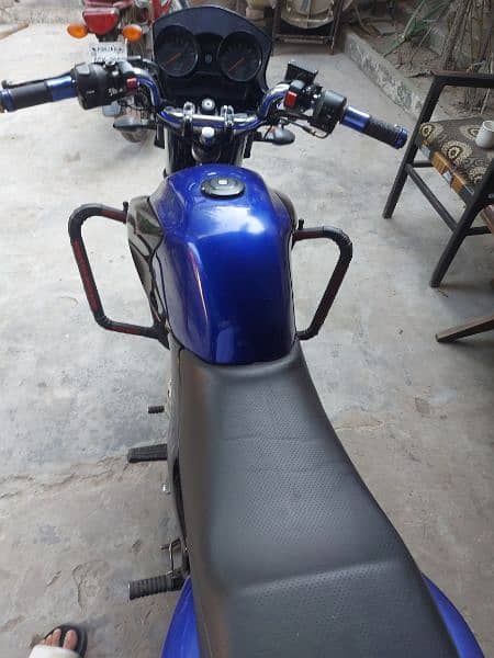 Yamaha Ybr125 4