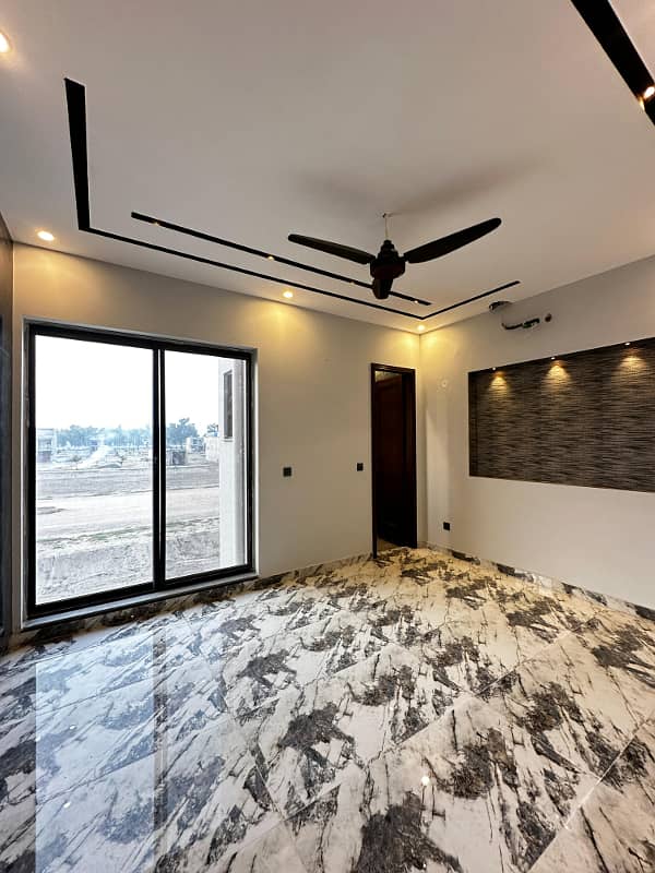 5 Marla Brand New house For Sale And Direct Meeting With Owner In Park View City Lahore. 10