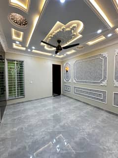 5 Marla Beautifully designed house For Sale And Direct Meeting With Owner In Park View City Lahore. 0