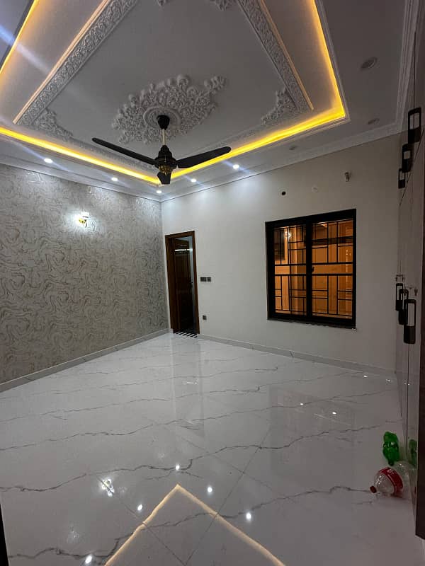 5 Marla Beautifully designed house For Sale And Direct Meeting With Owner In Park View City Lahore. 2