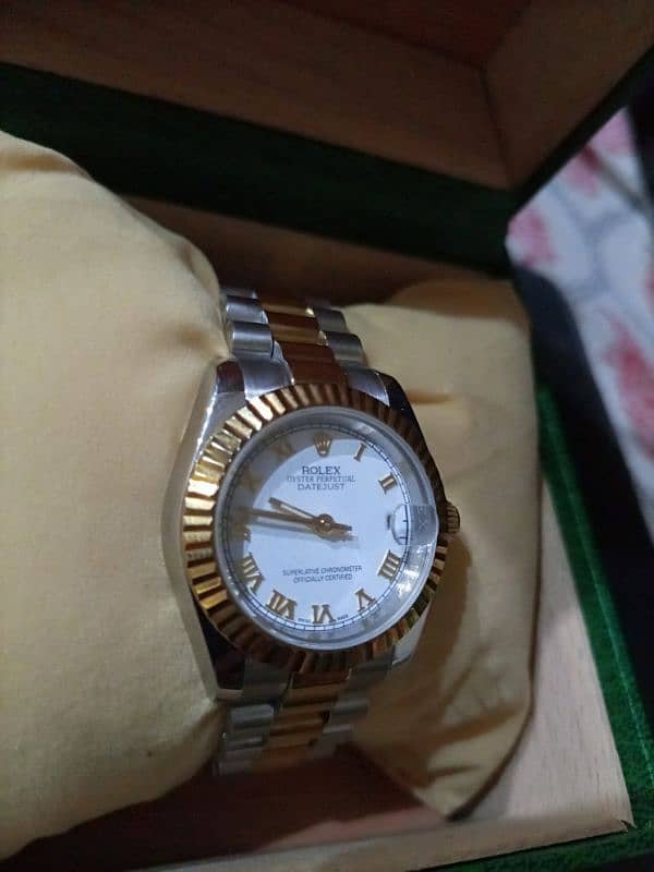 women watch 3