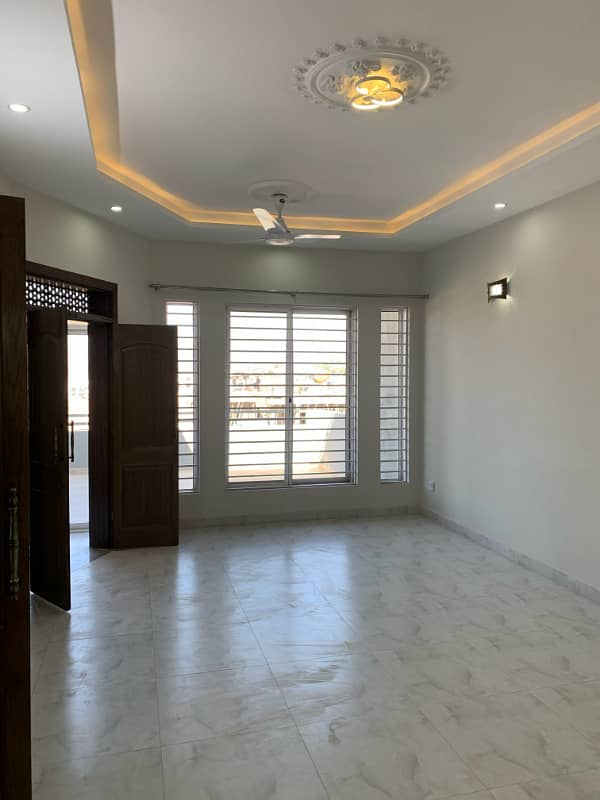 14 Marla Ground Portion For Rent In G-13 Islamabad 4