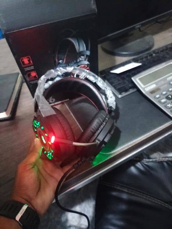 A6 gaming headphone with base audio over the ear headphone 2