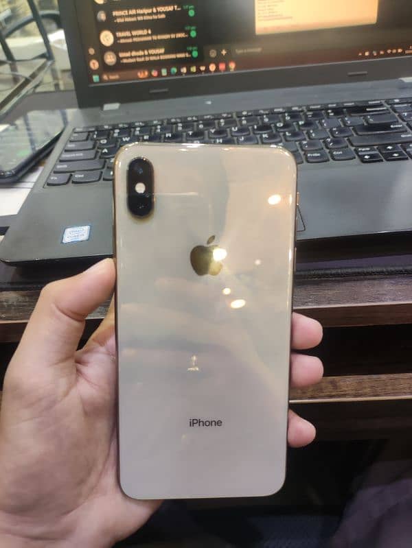 iPhone xs max 4