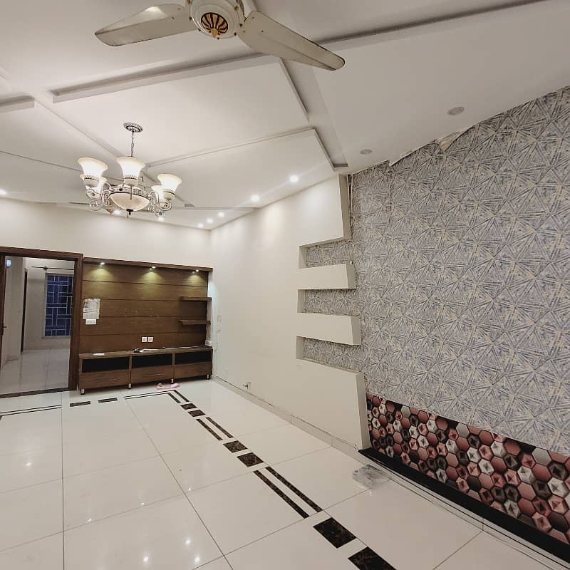 10 marla uper portion available for rent in bahria town phase 3 0