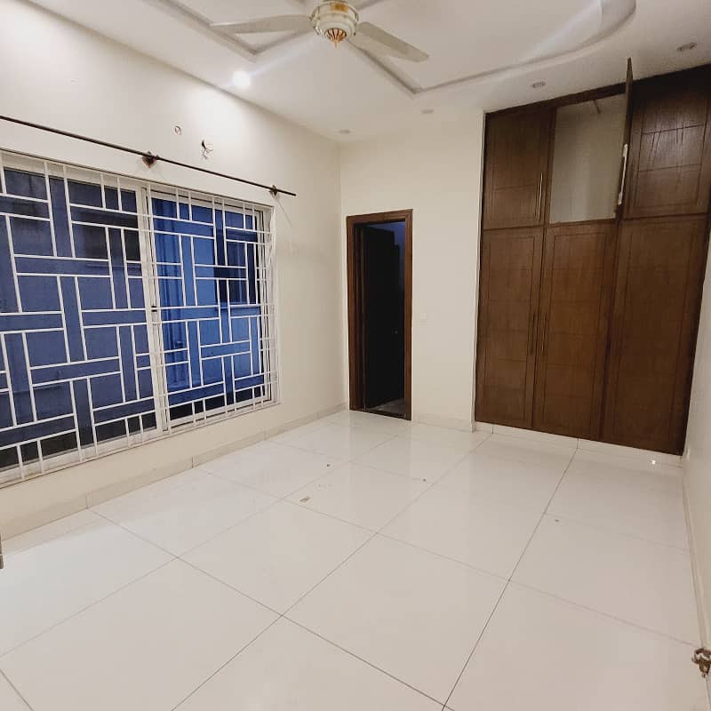 10 marla uper portion available for rent in bahria town phase 3 7