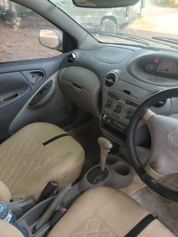 Toyota Platz 2000 4