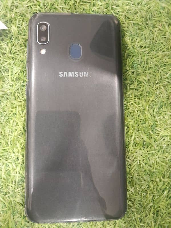 Samsung a20 urgent sale need money 4