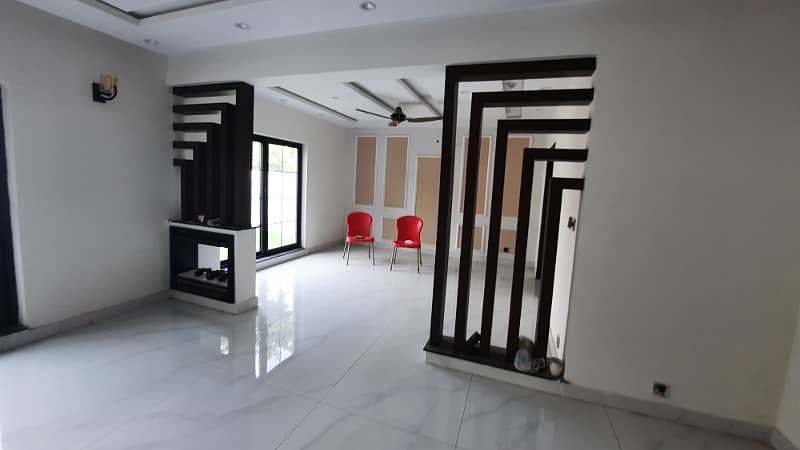 ONE KANAL BRAND NEW STUNNING HOUSE WITH BASMENT FOR SALE IN DHA PHASE 3 2