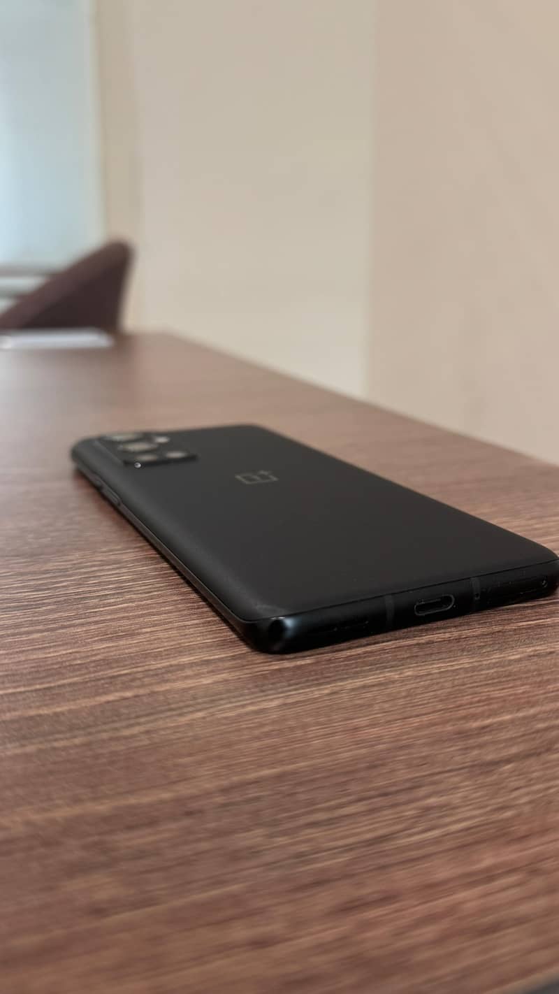 One Plus 9pro 5G - Green line - Dual Physical Sim 1