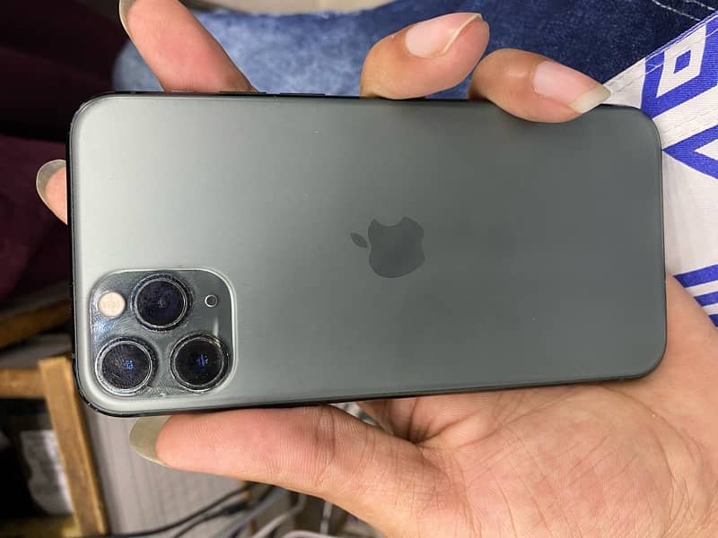 iphone 11 pro 2