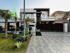 01 Kanal ultra modren design banglow with full furnished full basement for Sale ,Home threter/Swimming pool, top location of DHA