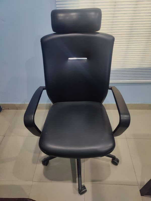 Korean Imported Ergonomic Executive Chair with Pure Leather Material 2