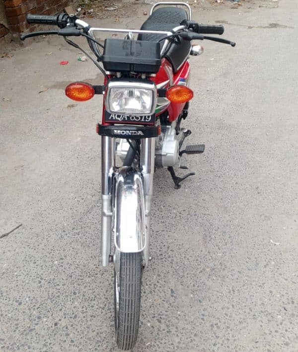 honda 125 genuine condition 10 by 10 condition 2