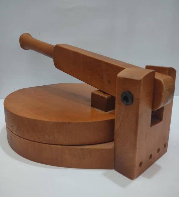 Wooden Roti Maker 2