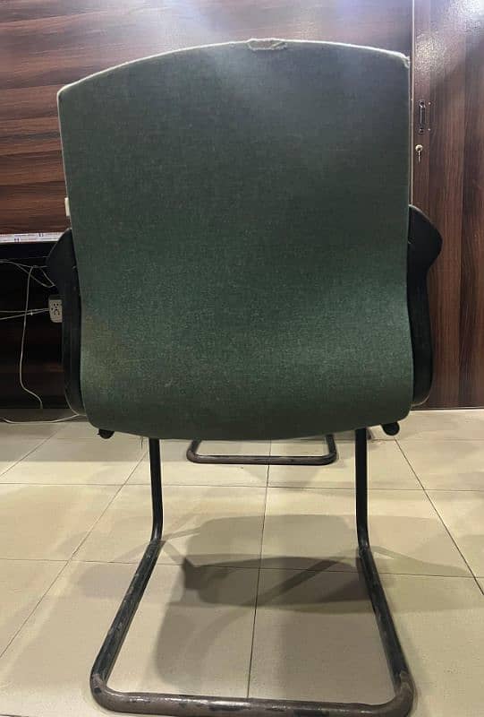 4 x Heavy Weight Visitor Chairs (Office Furniture for Sale) 0