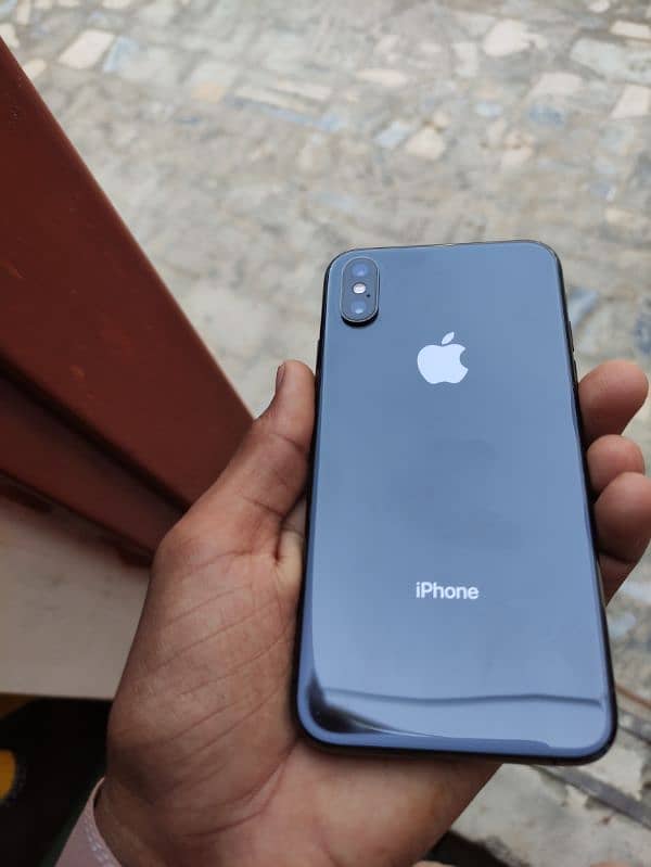 I phone xs 64 GB face id true tone ok non pta water pek ni ha 88 helth 3