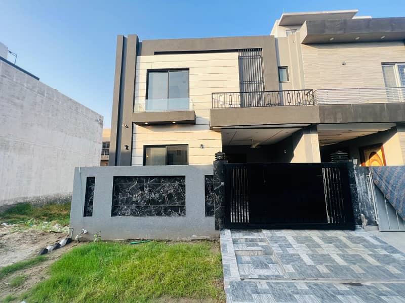 05 Marla Brand New Modern Design Bungalow For Sale In A-Block State Life Housing Society 0