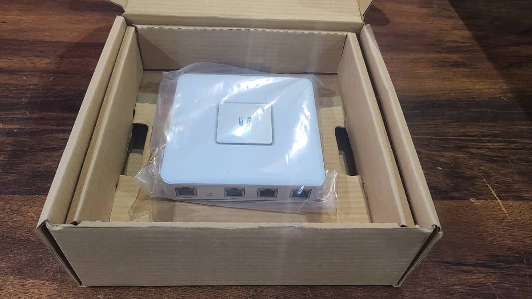 Ubiquiti UniFi Security Gateway Router (USG) Branded Used (With Box) 3