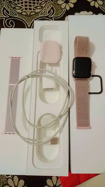 Apple series 4 Smart watch 2