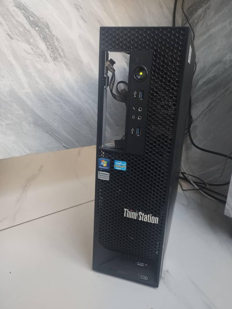 Lenovo C30 ThinkStation with LCD. Gaming PC 0