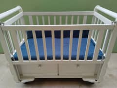 Baby cot in excellent condition