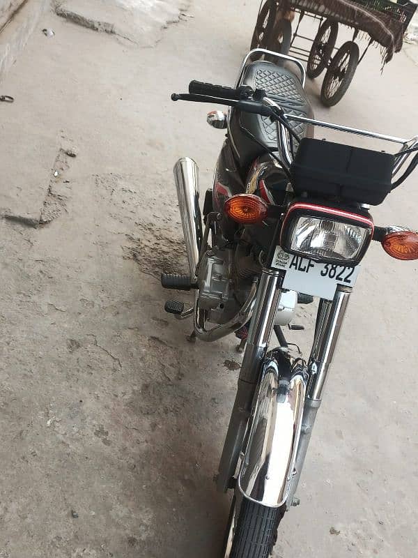 Honda 125 for sale one hand use 6