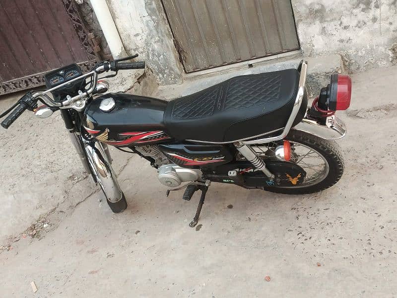 Honda 125 for sale one hand use 7