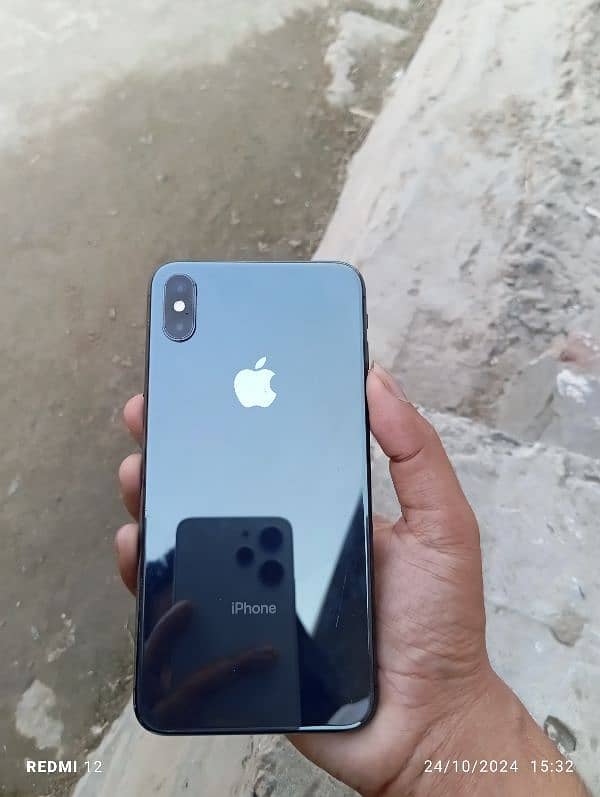 Apple I phone XS Max non PTA 64Gb exchange posible with i phone 11 1