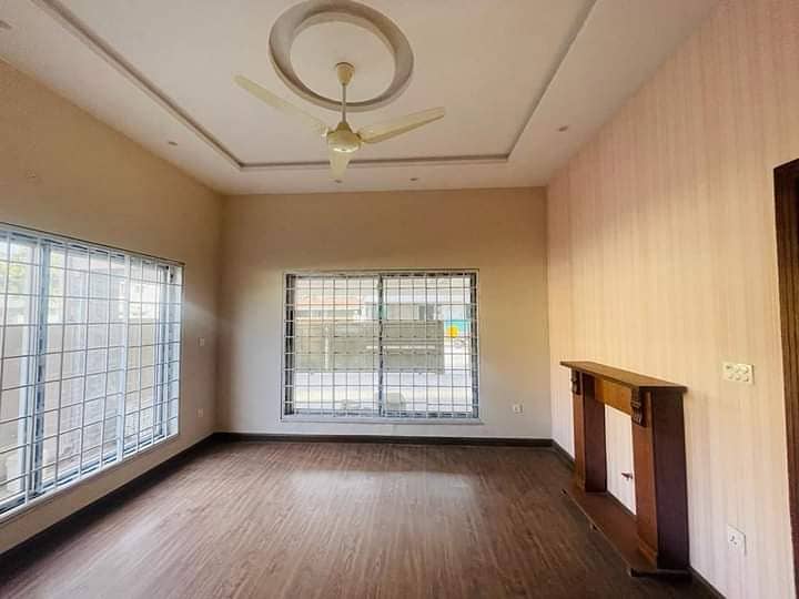 1 kanal lower portion Available for rent in Velencia society Lahore 3