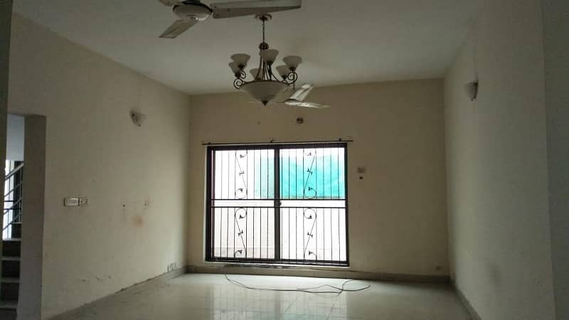 10 Marla 4 Bedrooms House Available For Rent In Sector A Askari 10 Lahore Cantt 3