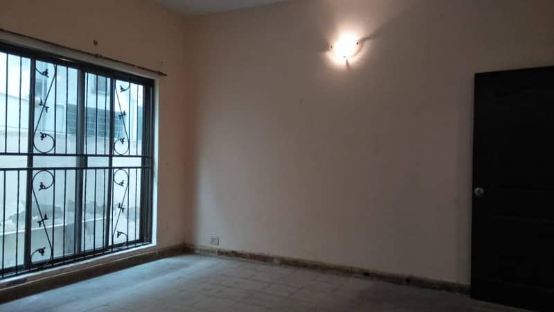 10 Marla 4 Bedrooms House Available For Rent In Sector A Askari 10 Lahore Cantt 24