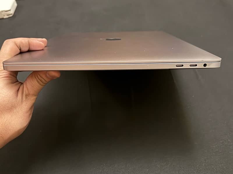 MacBook Pro 16-inch i9 16Gb (2019) 4