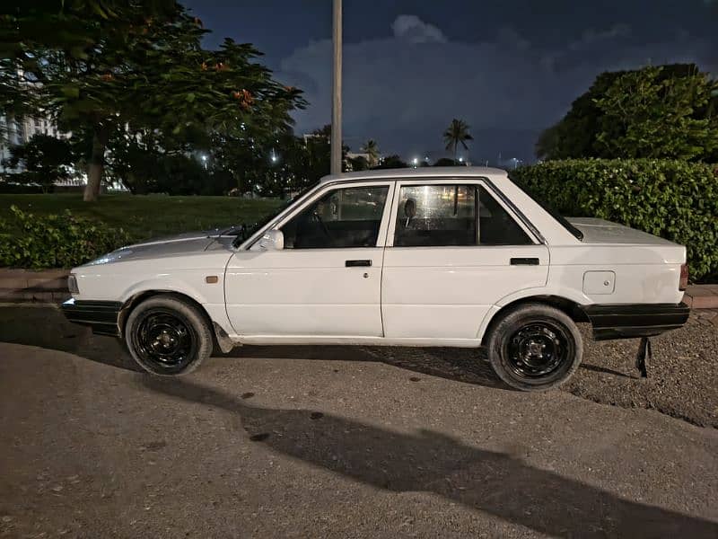 Nissan Sunny 1989 3