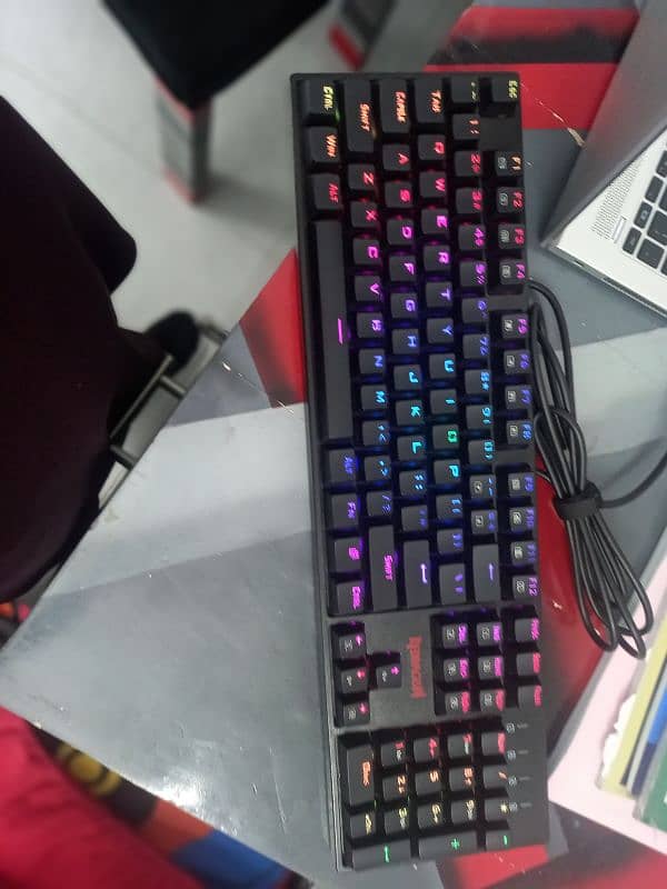 Redragon k82 surara mechanical keyboard 10