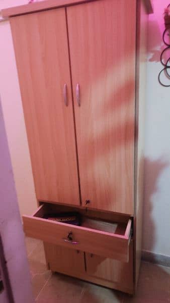 cupboard with dressing table & bed 3