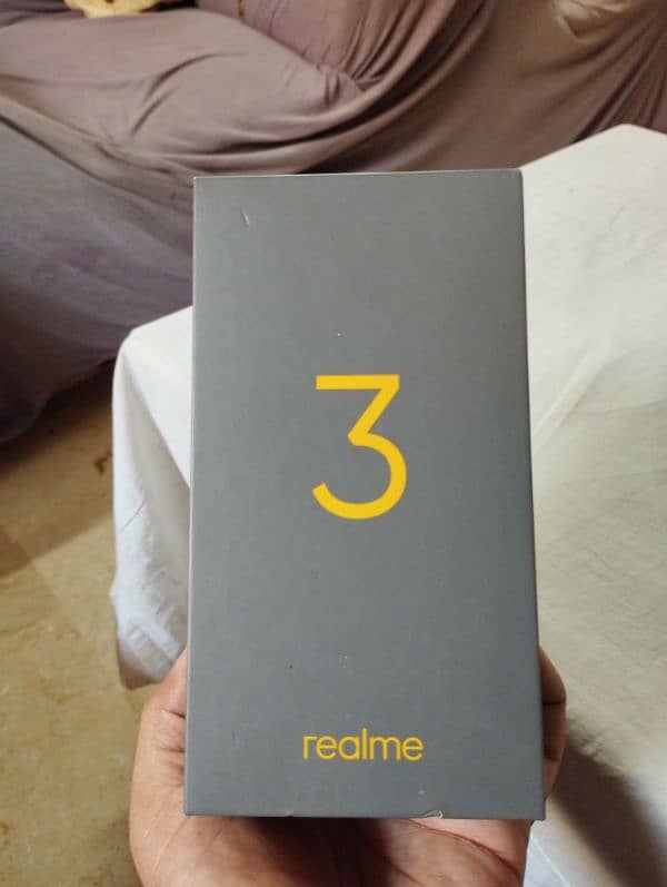 (Realme 3)  4/64gb For sale 8/10 condition exchange possible 5