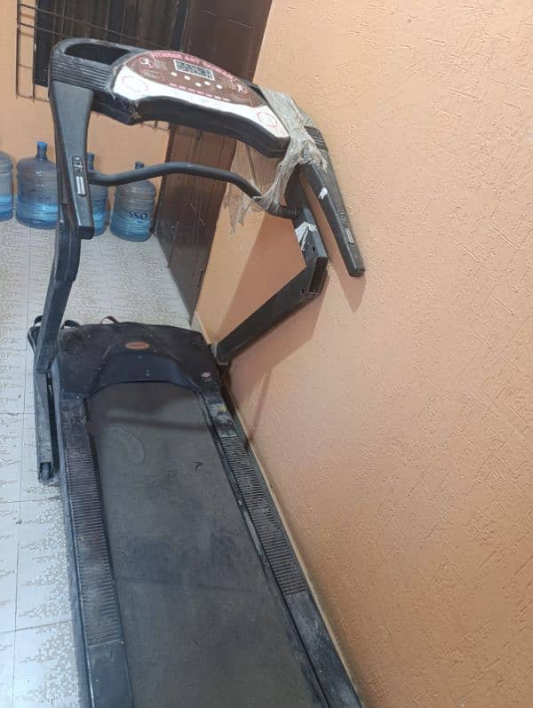 Treadmill for sale at reasonable price 4