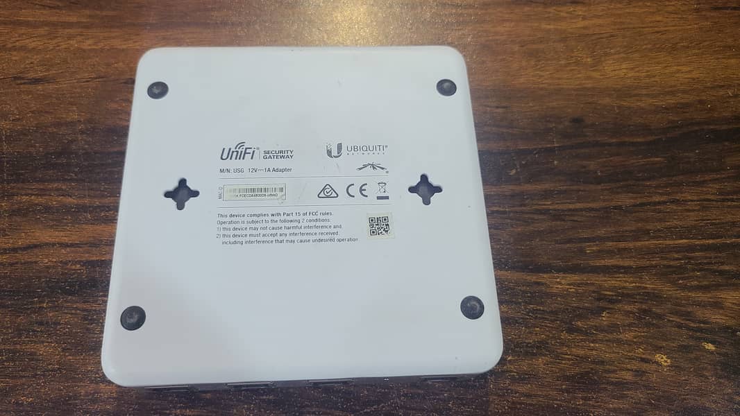 Ubiquiti UniFi Security Gateway Router (USG) Branded Used 7