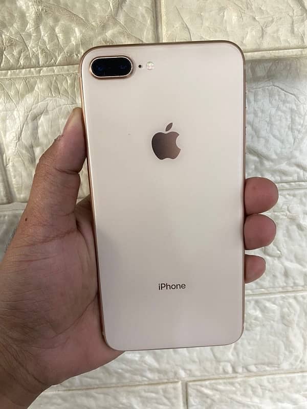 iPhone 8 Plus 64 go 1