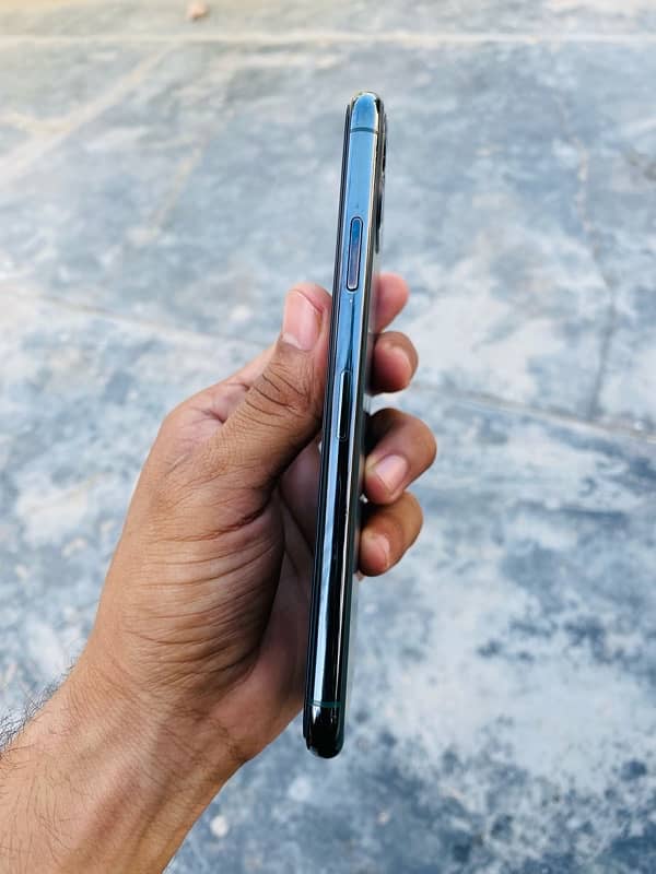 Iphone 11 pro max 64Gb non PTA factory unlock 3