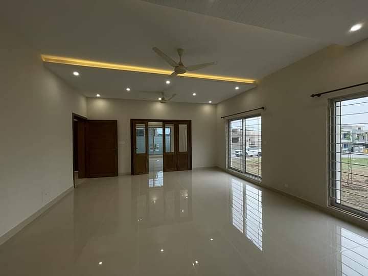 1 kanal upper Portion available for rent in Velencia housing society Lahore 7